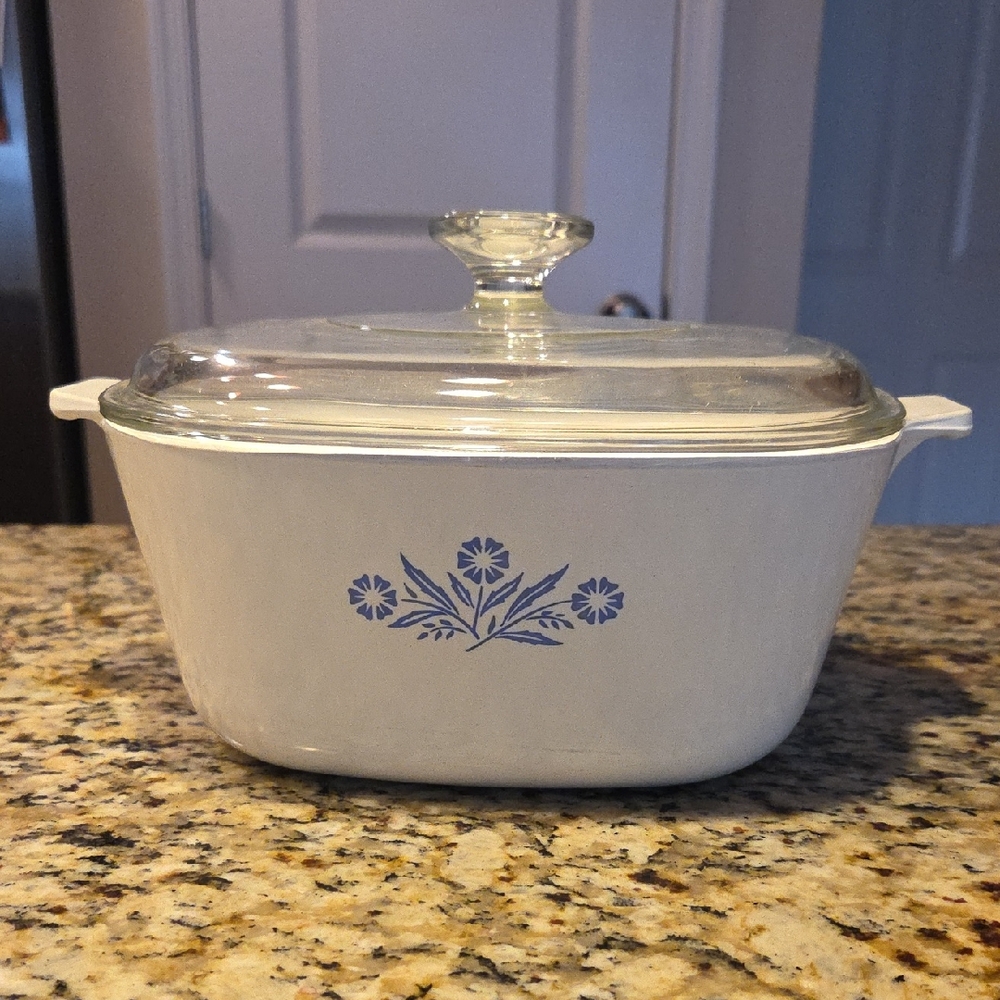 Corningware 2.5 Quart Casserole Dish With Lid